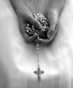 cropped-rosary-bride-dress